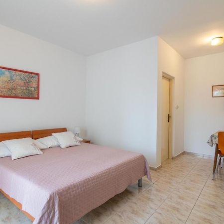 Apartments With A Parking Space Mandre, Pag - 18748 Kolan Kültér fotó