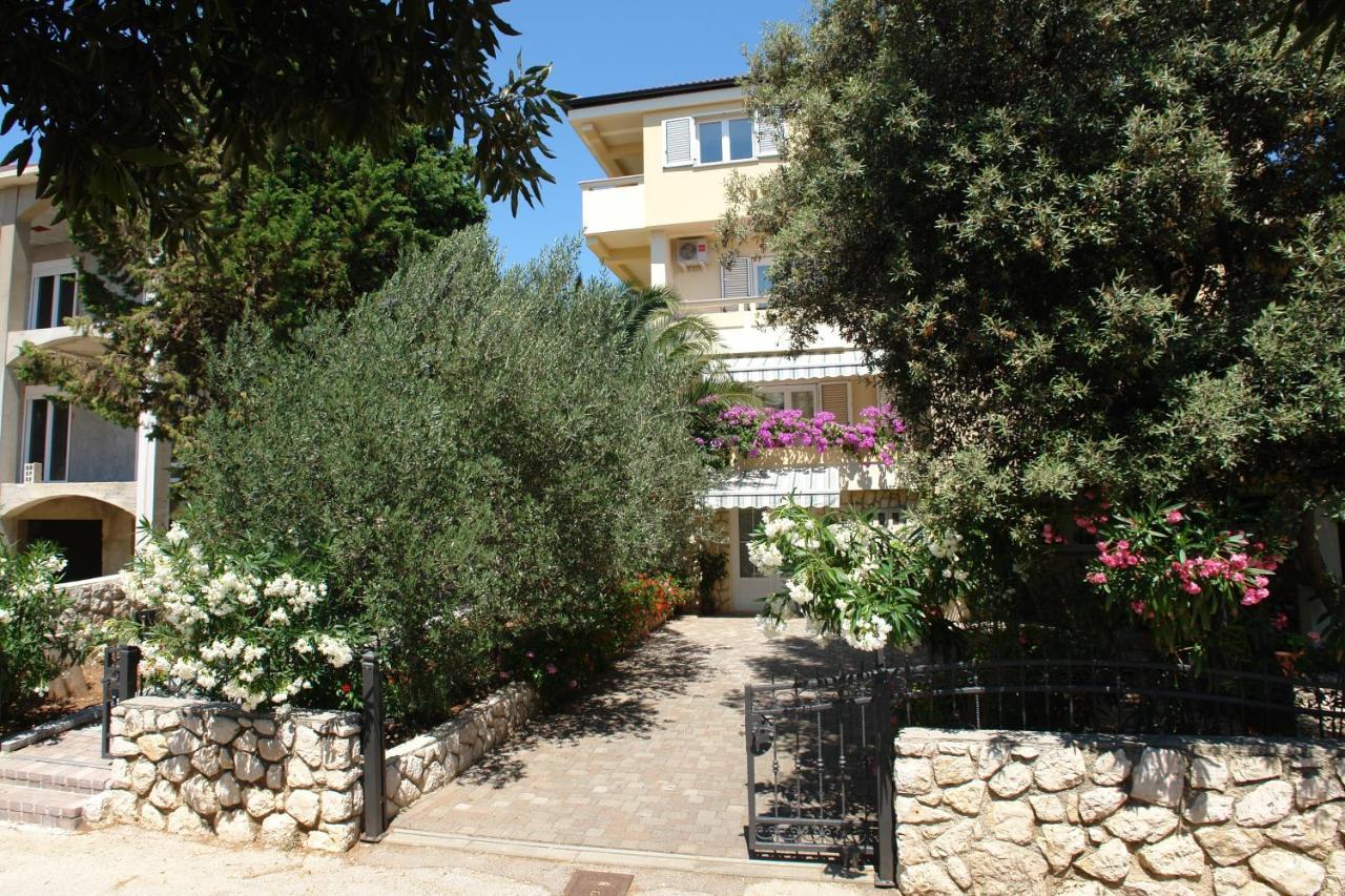 Apartments With A Parking Space Mandre, Pag - 18748 Kolan Kültér fotó
