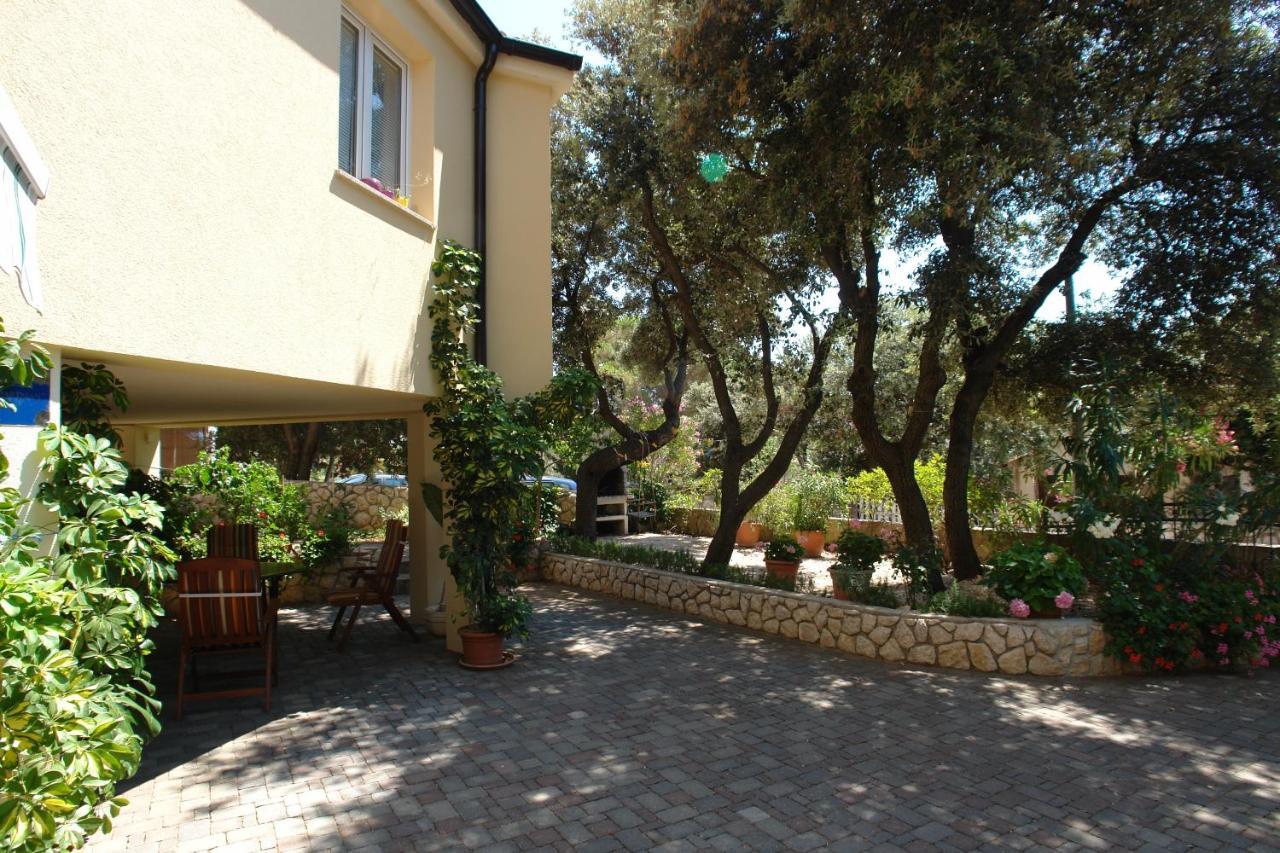 Apartments With A Parking Space Mandre, Pag - 18748 Kolan Kültér fotó