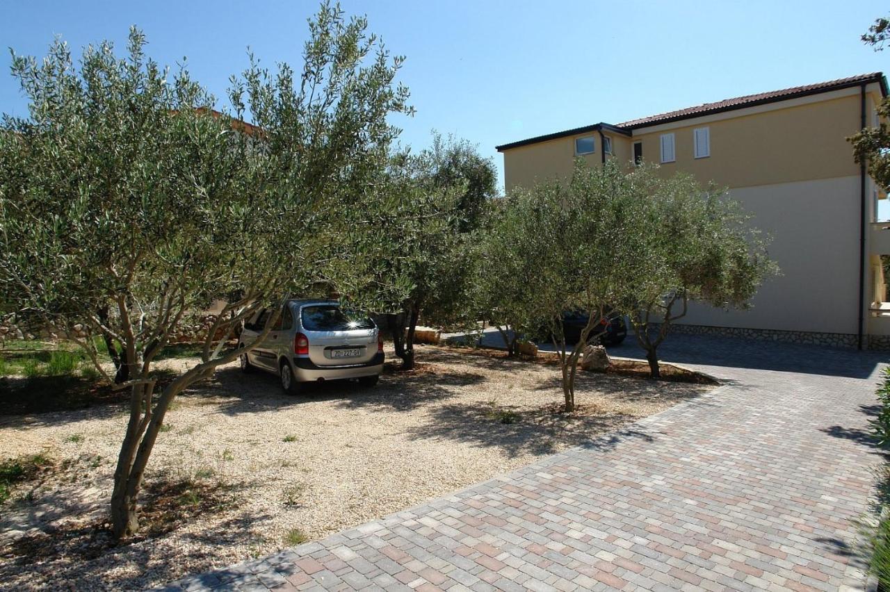 Apartments With A Parking Space Mandre, Pag - 18748 Kolan Kültér fotó