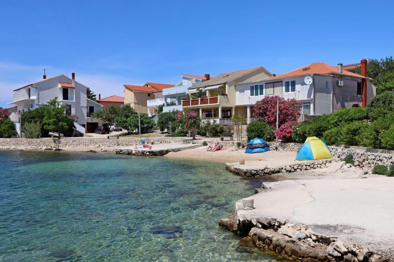 Apartments With A Parking Space Mandre, Pag - 18748 Kolan Kültér fotó