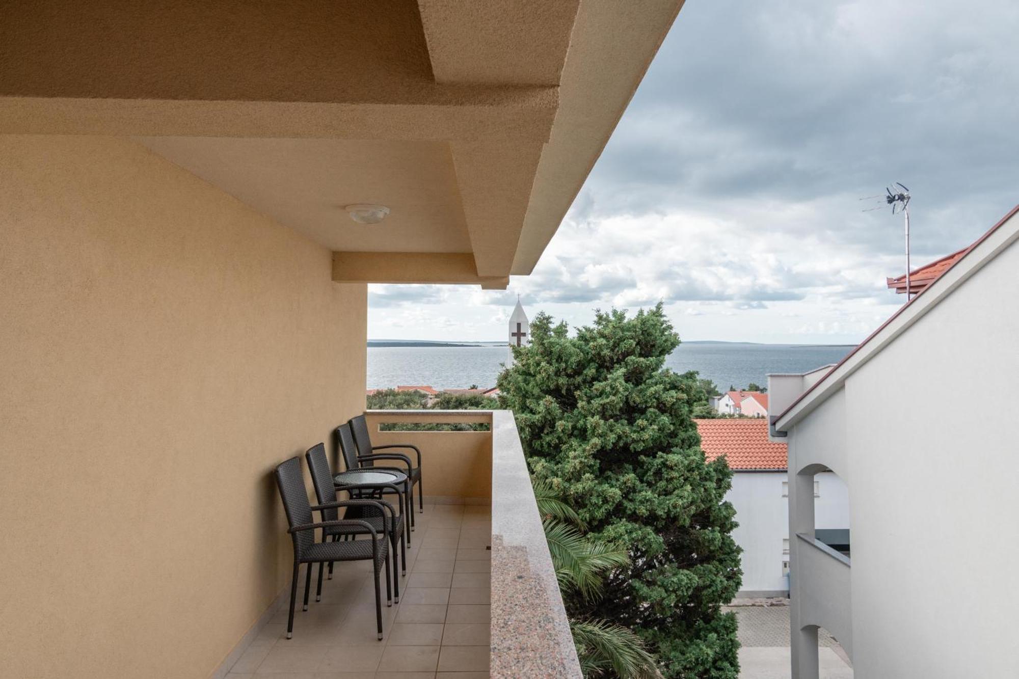 Apartments With A Parking Space Mandre, Pag - 18748 Kolan Kültér fotó