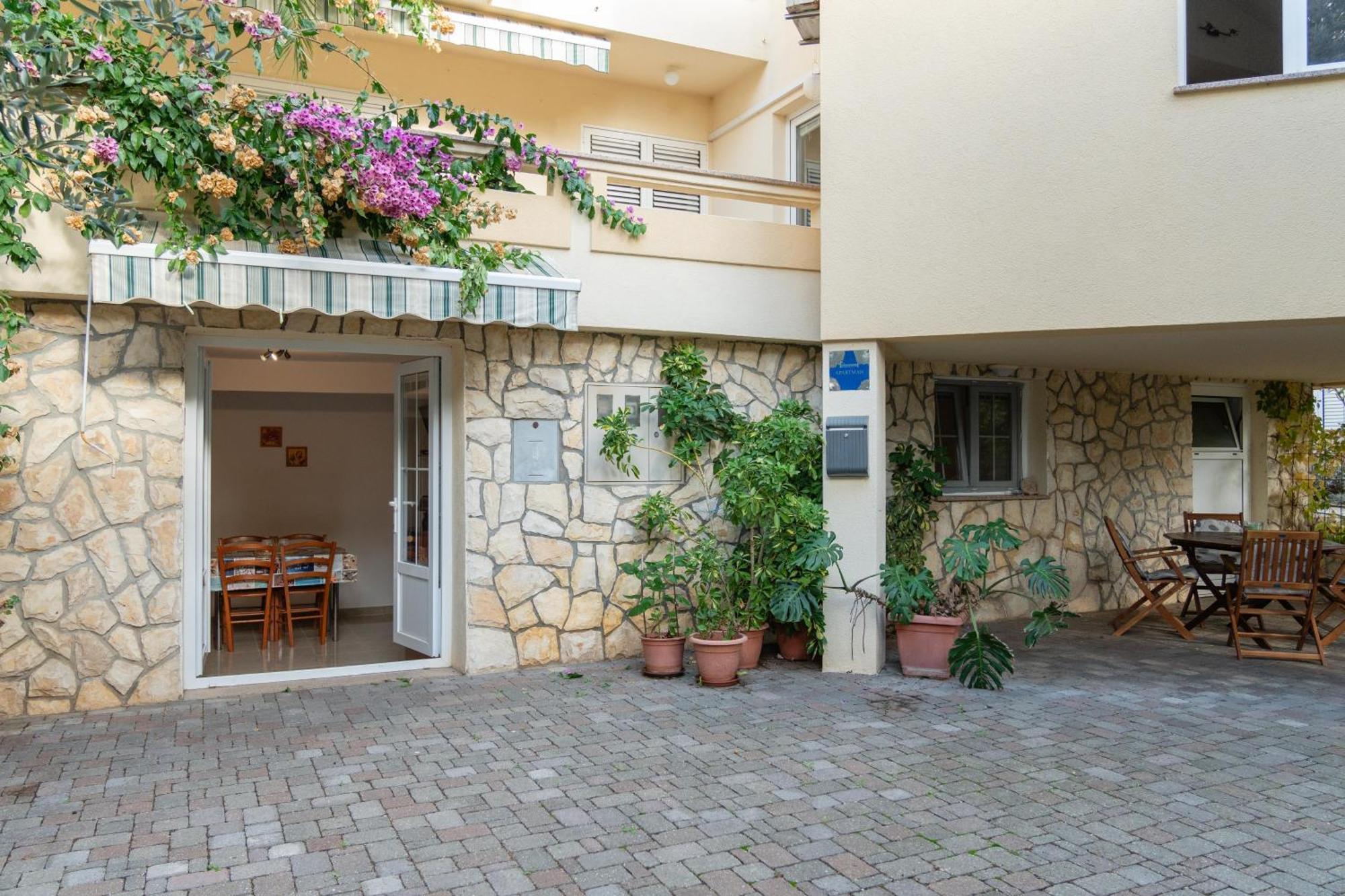 Apartments With A Parking Space Mandre, Pag - 18748 Kolan Kültér fotó